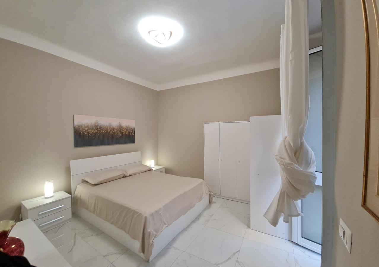 Ampio Appartamento Con 2 Posti Auto E Cortile Genua Buitenkant foto